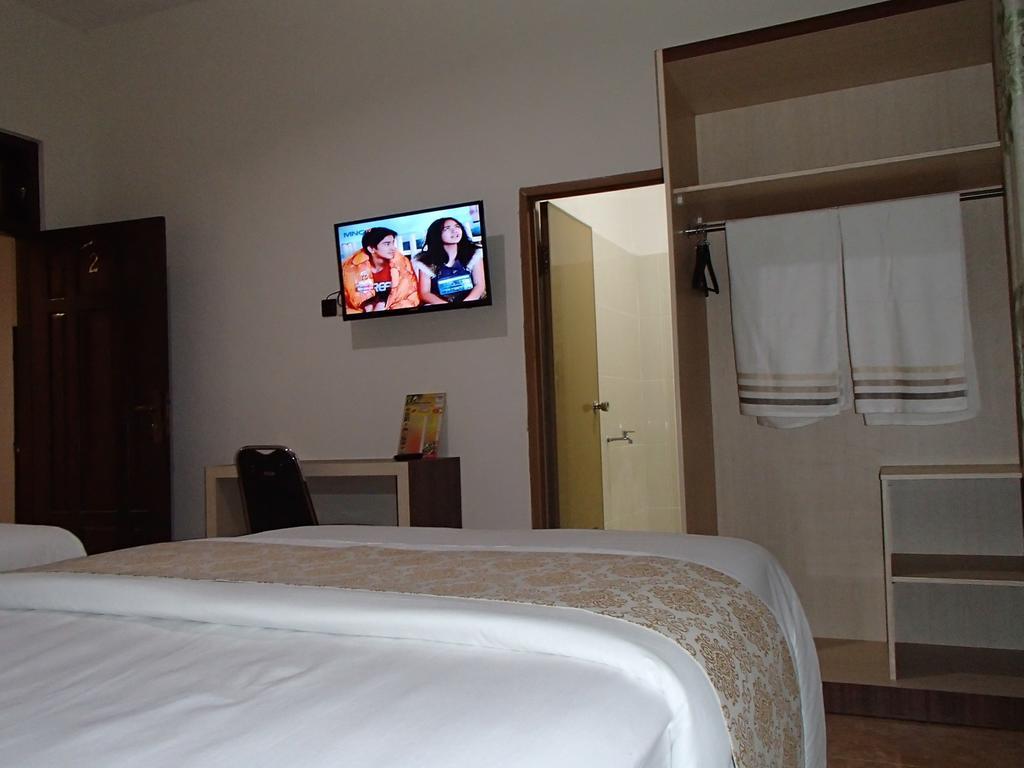 Shakila Guest House Malang Kamer foto