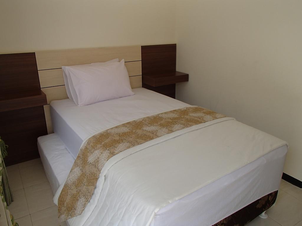 Shakila Guest House Malang Kamer foto