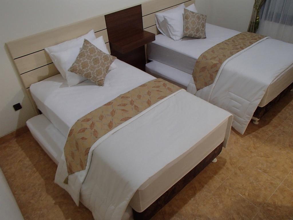 Shakila Guest House Malang Kamer foto