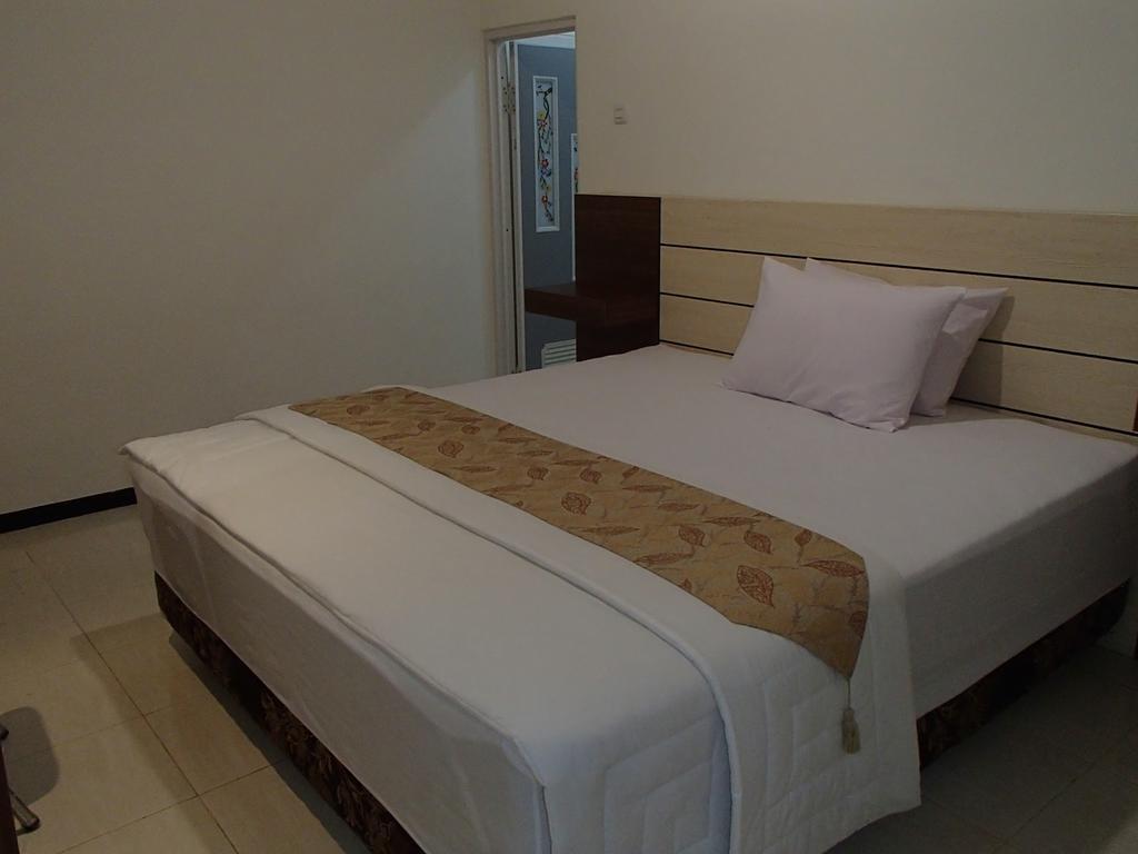 Shakila Guest House Malang Kamer foto
