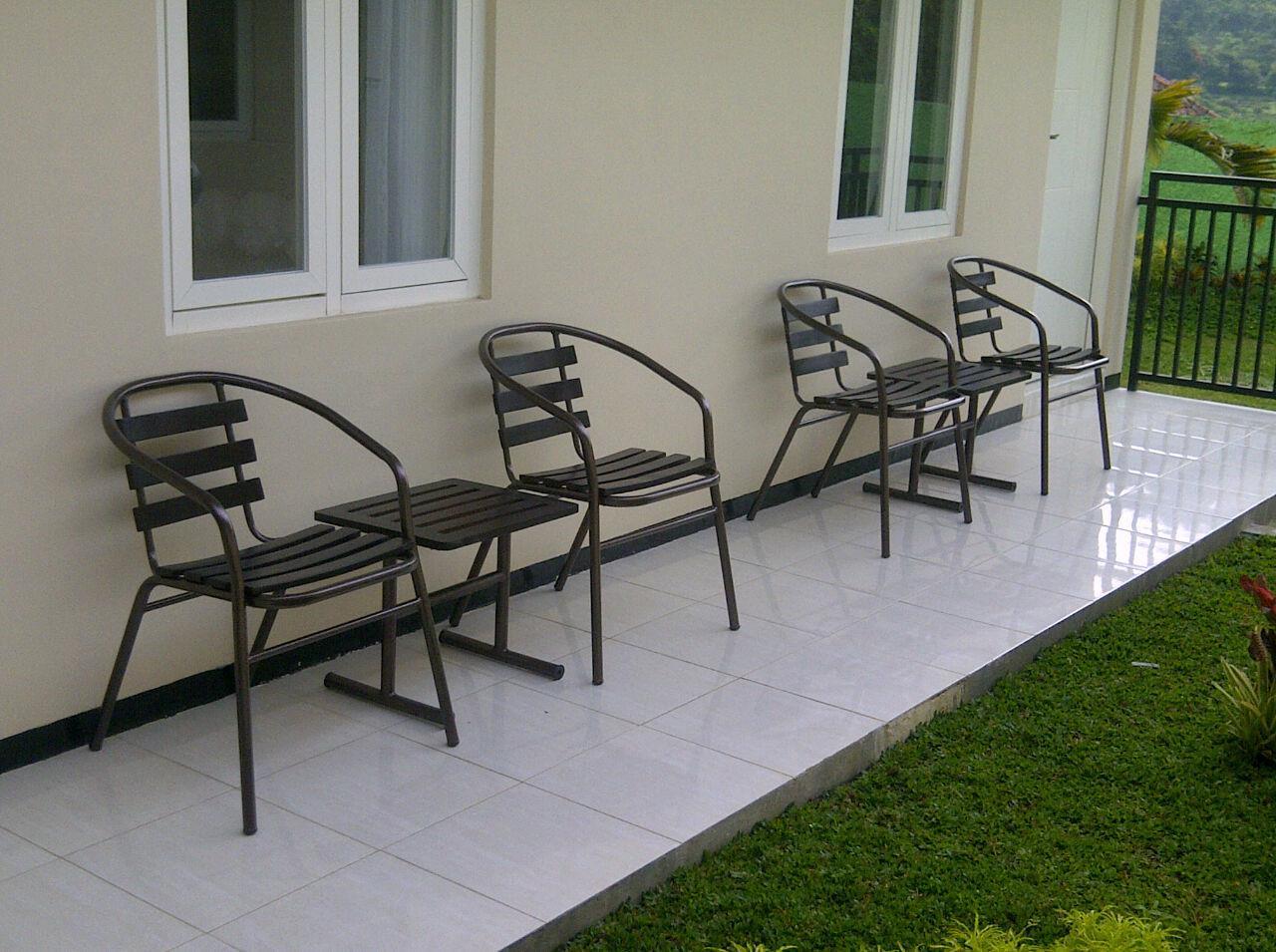 Shakila Guest House Malang Buitenkant foto